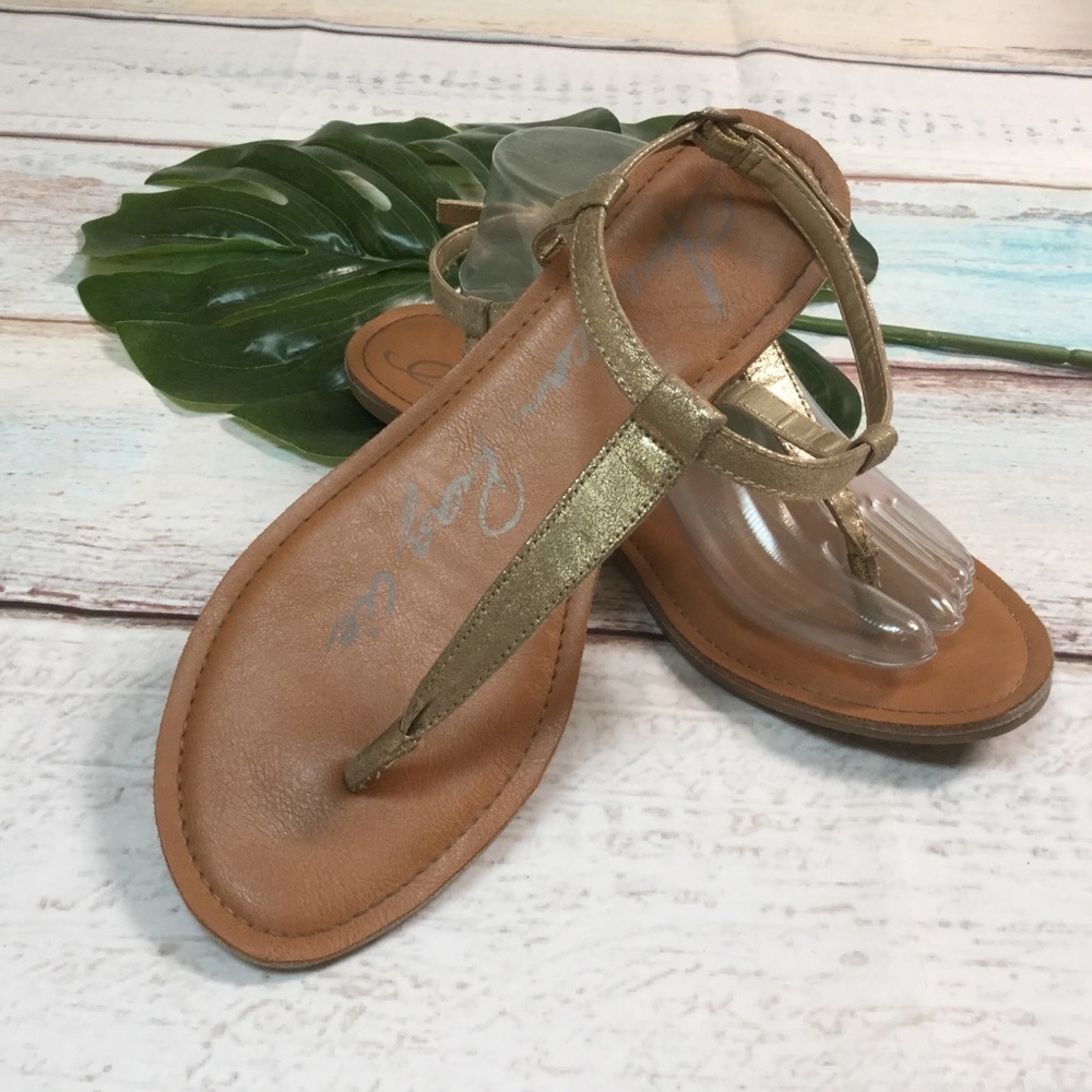 American Rag Gold Sandals - Picture 4 of 8